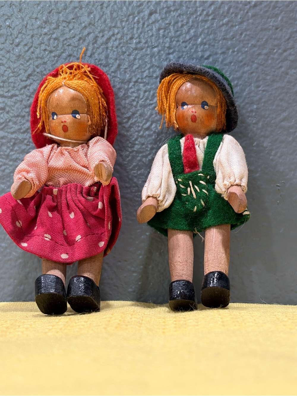 ✨ RARE Vintage Mid-Century Miniature Wooden Peg Dolls Duo with  Box ✨